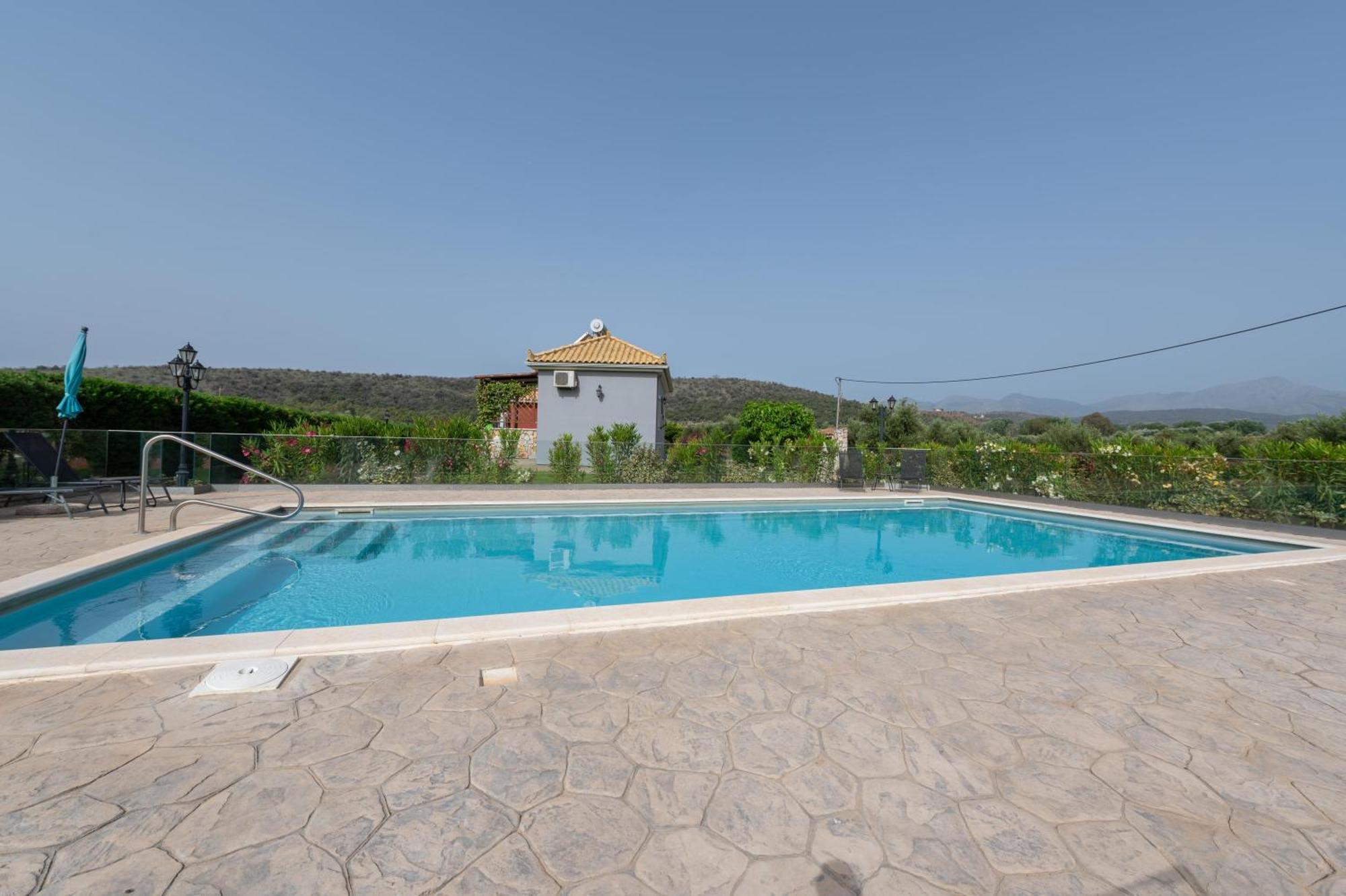 Spedion Villa - Near To Sea Villas With Heated Swimming Pool Gytheio Exterior foto