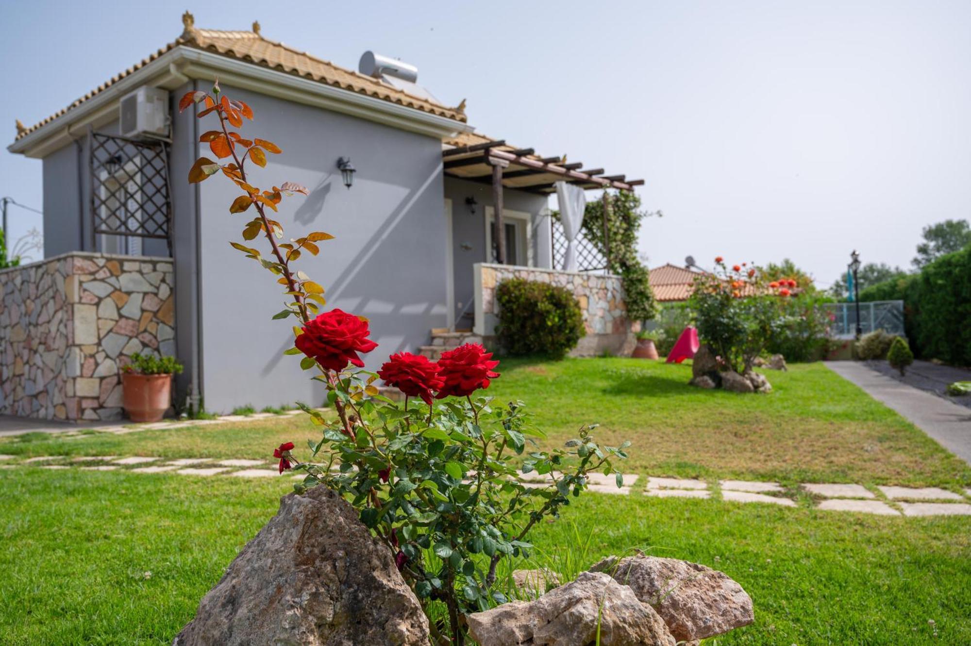Spedion Villa - Near To Sea Villas With Heated Swimming Pool Gytheio Exterior foto